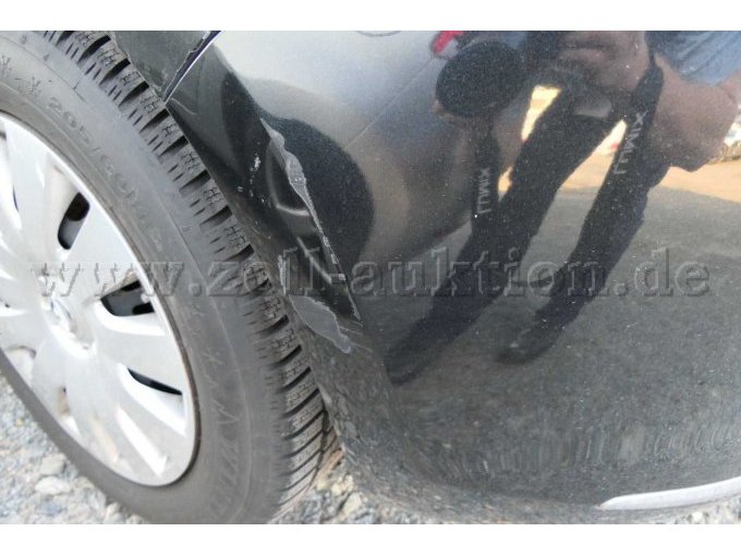 Lackbeschädigungen Stoßstange hinten links