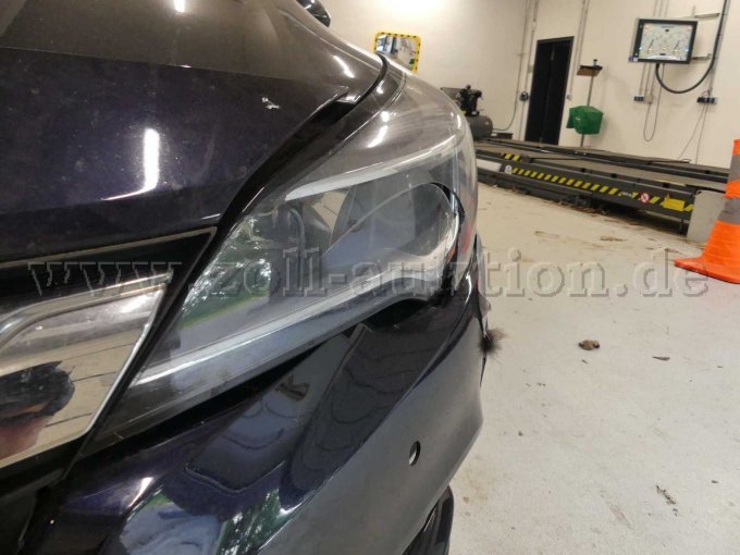 Unfallschaden vorn links 3