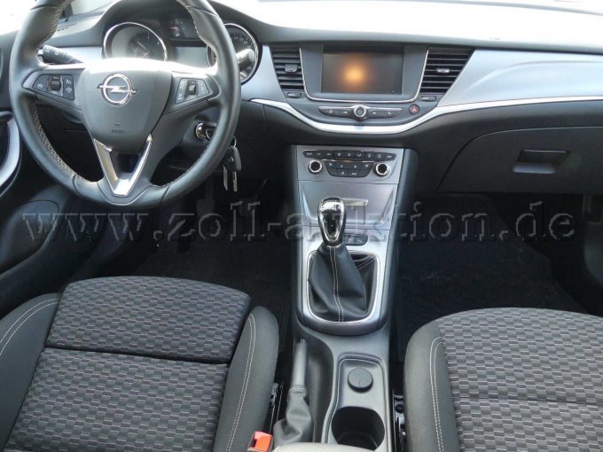 Innenansicht vorne Mitte