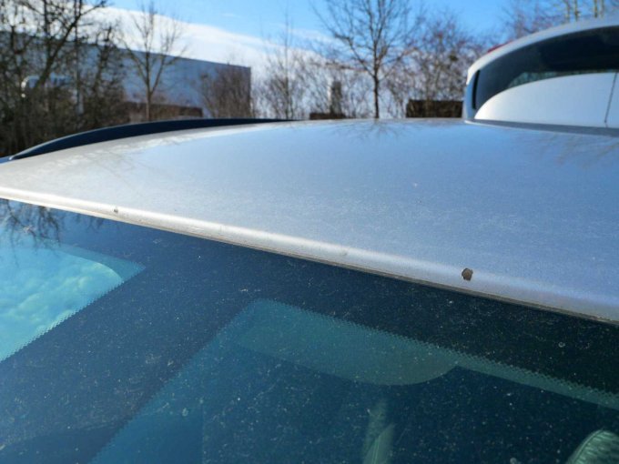 Steinschlagschäden Dachkante