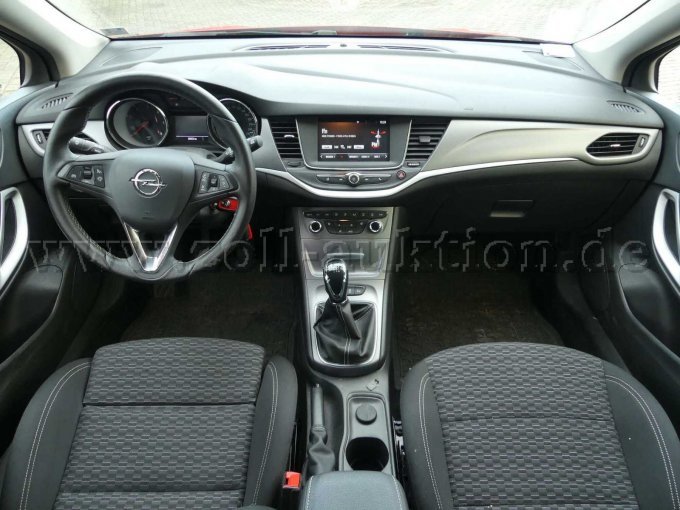 Gesamtansicht Armaturentafel