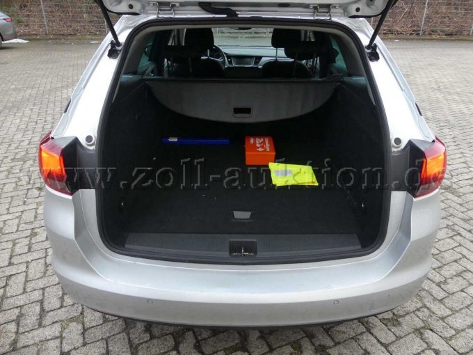 Heckansicht mit Laderaum