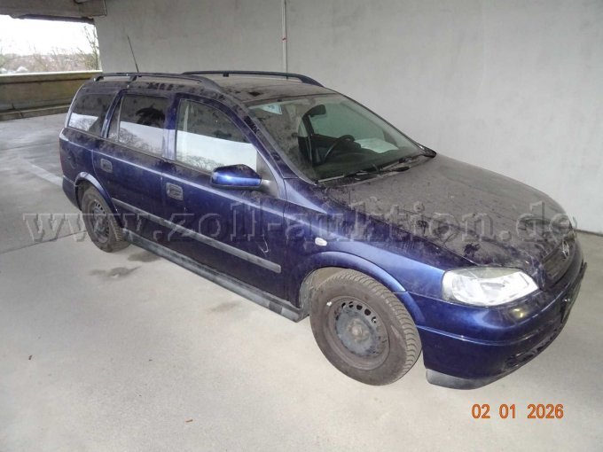 seitlich rechts vorn