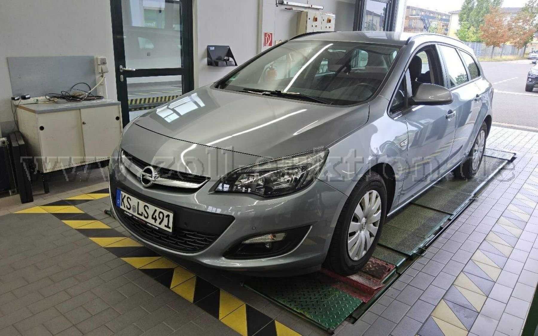 1 Opel Astra Sports Tourer 1.6 Diesel Edition