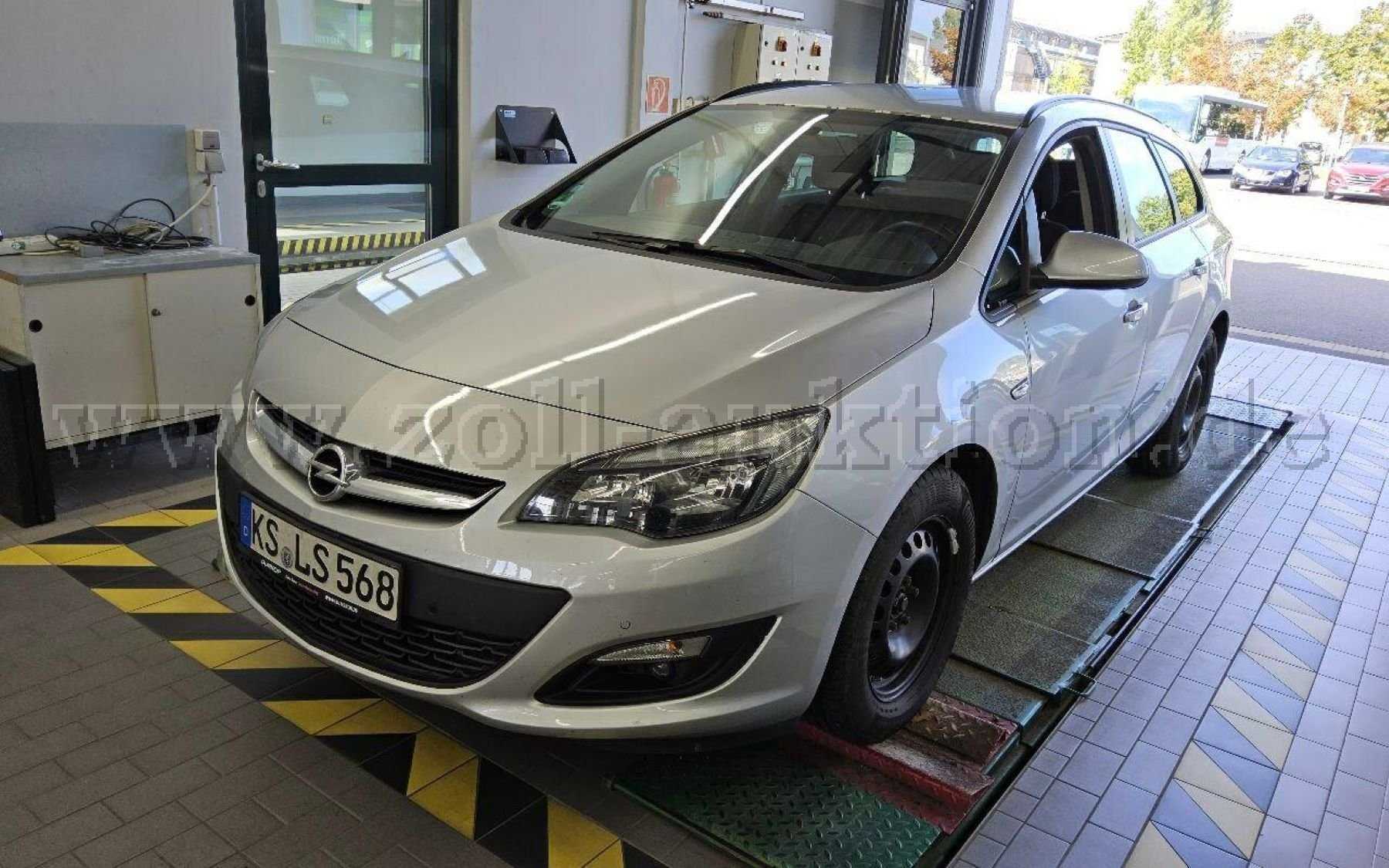 1 Opel Astra Sports Tourer 1.6 Diesel Edition