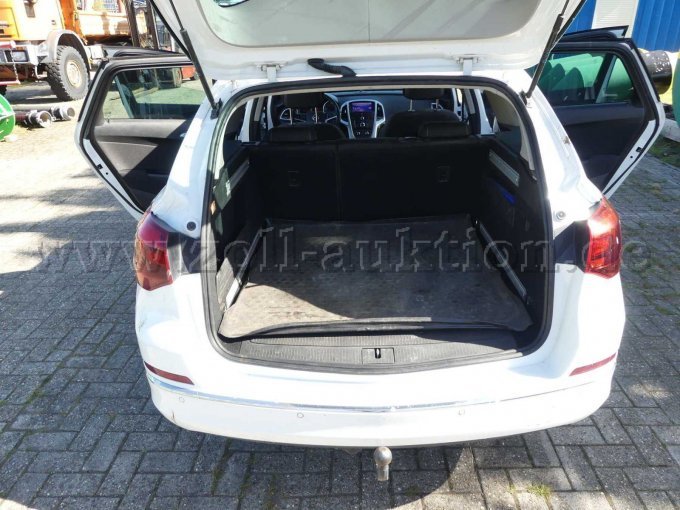 1 Opel Astra Sports Tourer Sport 1.7 CDTI, Bastlerfahrzeug / Ersatzteilträger – foto 12 – kavel bij Zoll-Auktion, Emden