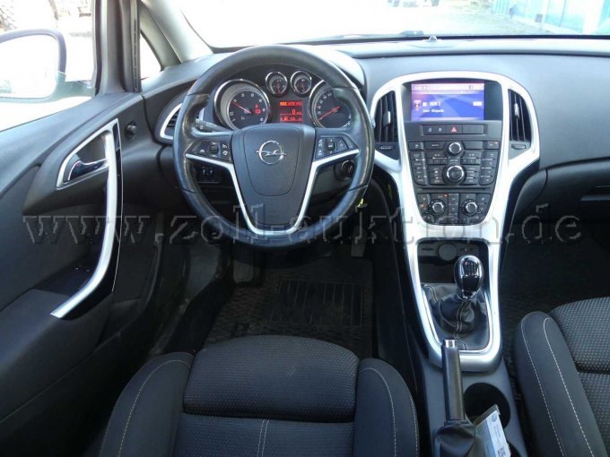1 Opel Astra Sports Tourer Sport 1.7 CDTI, Bastlerfahrzeug / Ersatzteilträger – foto 3 – kavel bij Zoll-Auktion, Emden