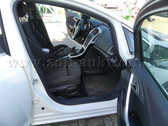 1 Opel Astra Sports Tourer Sport 1.7 CDTI, Bastlerfahrzeug / Ersatzteilträger – foto 4 – kavel bij Zoll-Auktion, Emden