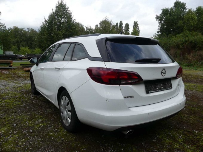 1 Opel Astra Sportstourer 1.6 BiTurbo CDTI – foto 2 – kavel bij Zoll-Auktion, Herne