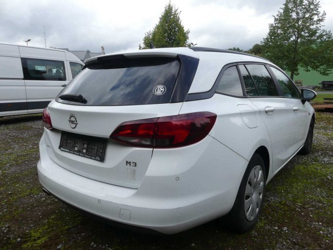 1 Opel Astra Sportstourer 1.6 BiTurbo CDTI – foto 5 – kavel bij Zoll-Auktion, Herne