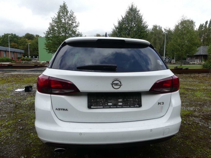 1 Opel Astra Sportstourer 1.6 BiTurbo CDTI – foto 3 – kavel bij Zoll-Auktion, Herne