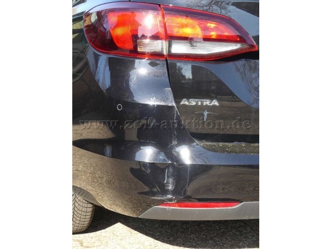 Beschädigungen Stoßfänger hinten links