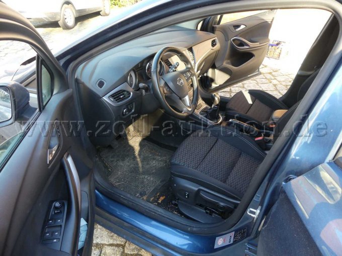 Innenansicht vorn links