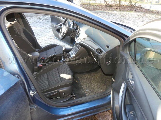 Innenansicht vorn rechts