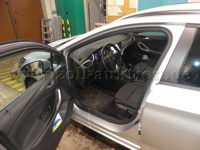 Innenansicht vorn links