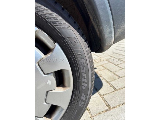 Reifen hinten links