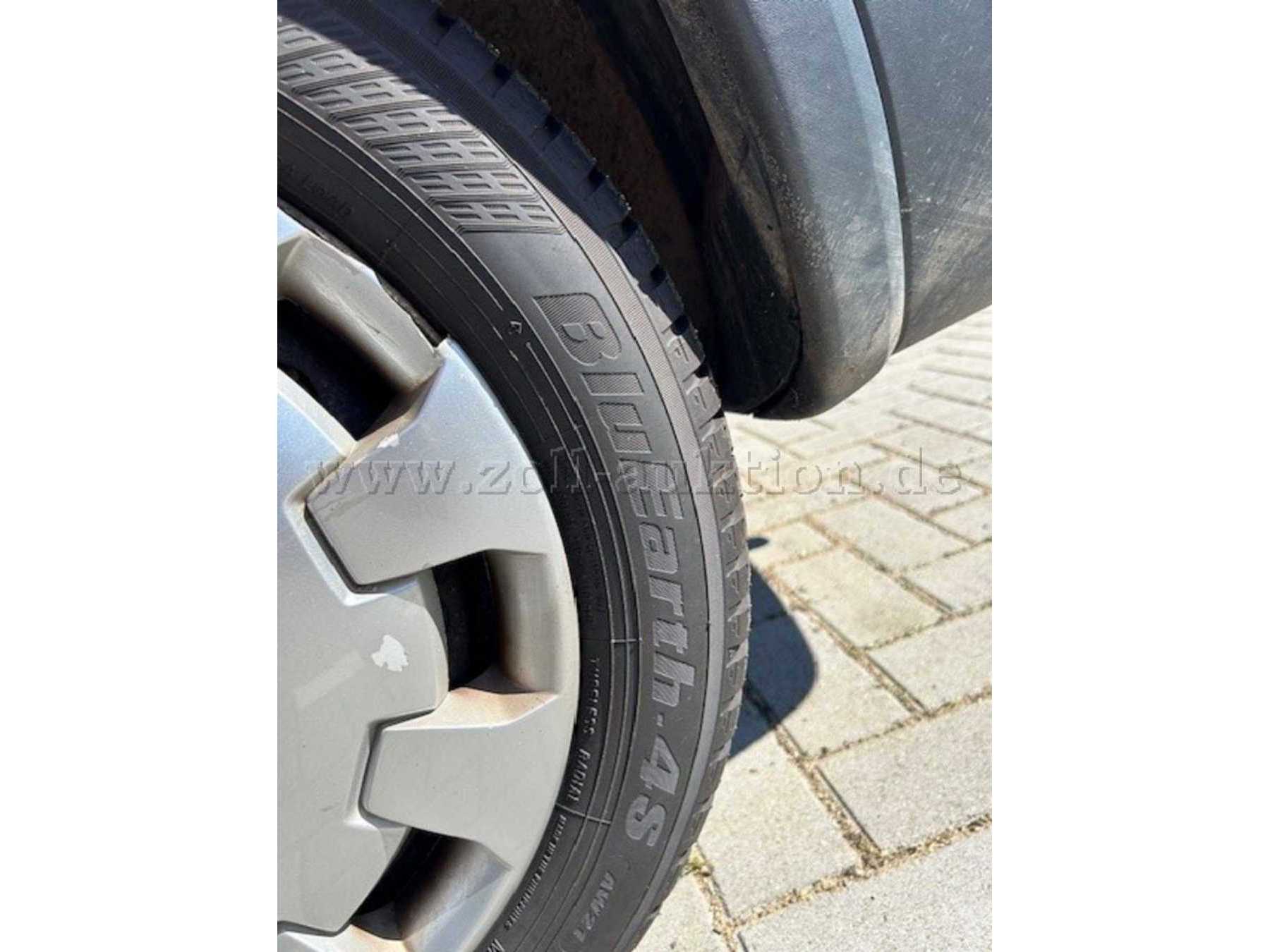Reifen hinten links