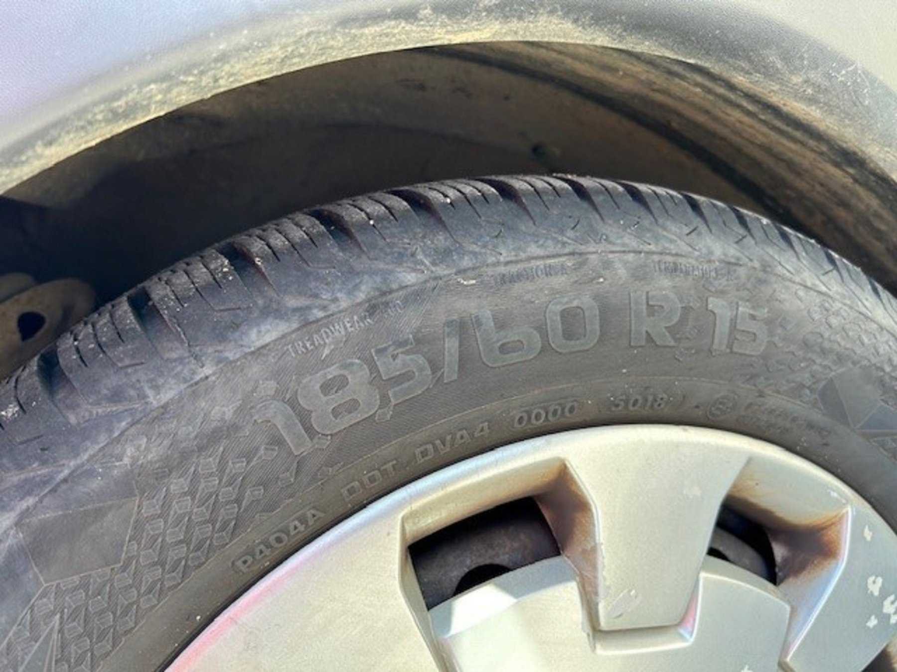 185 / 60 R 15