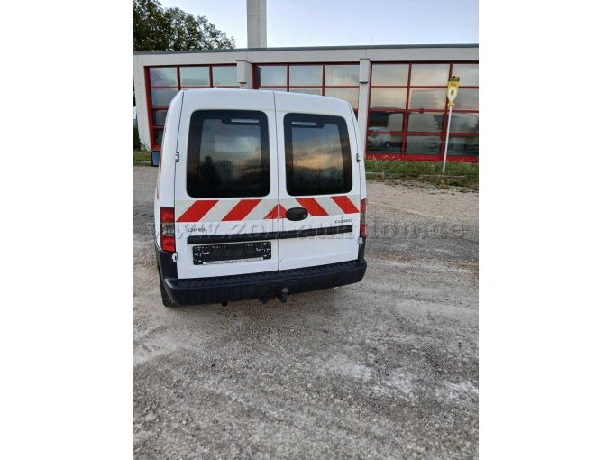 Rückansicht des Fahrzeugs