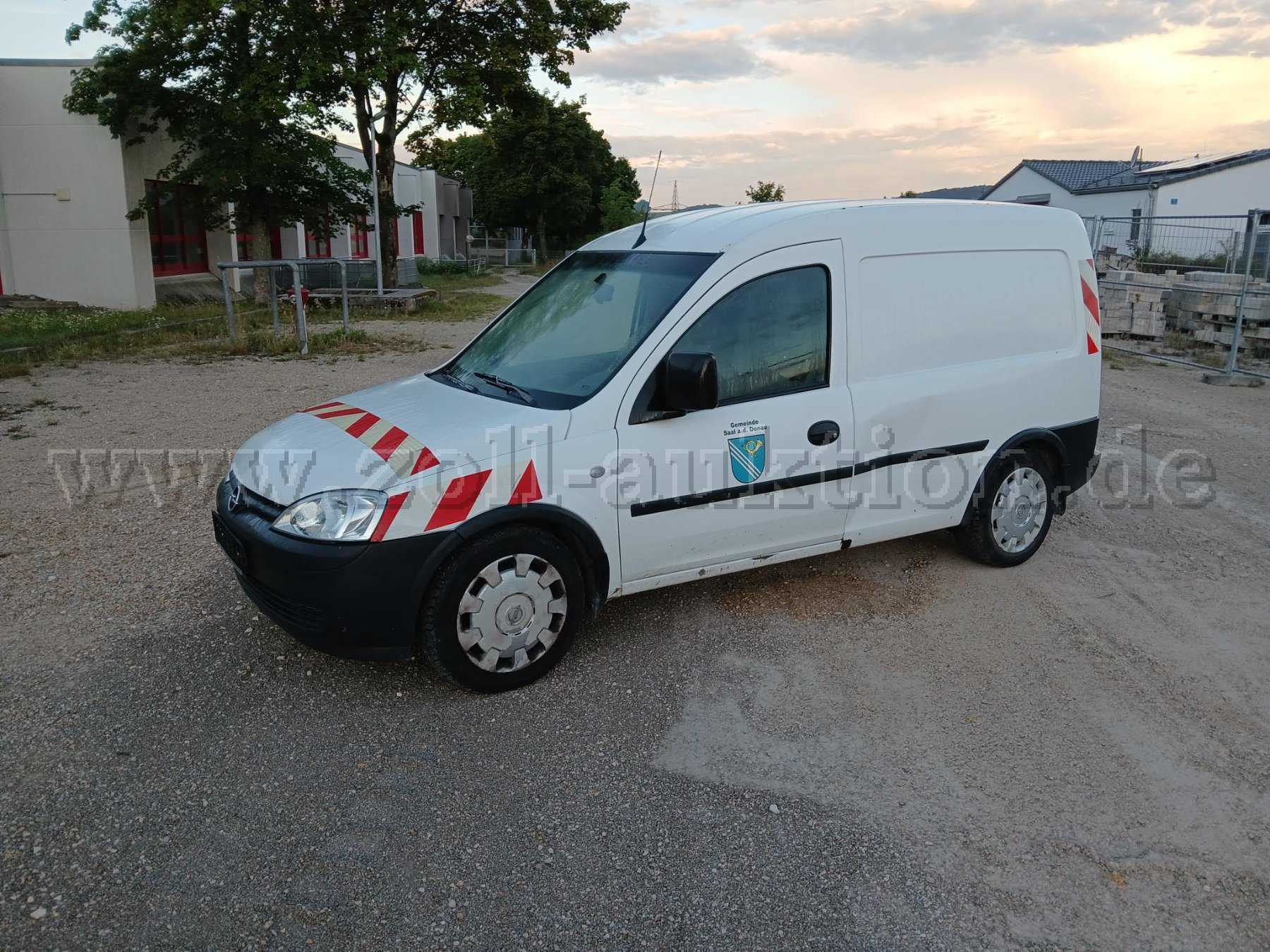 seitliche Ansicht des Fahrzeug schräg links
