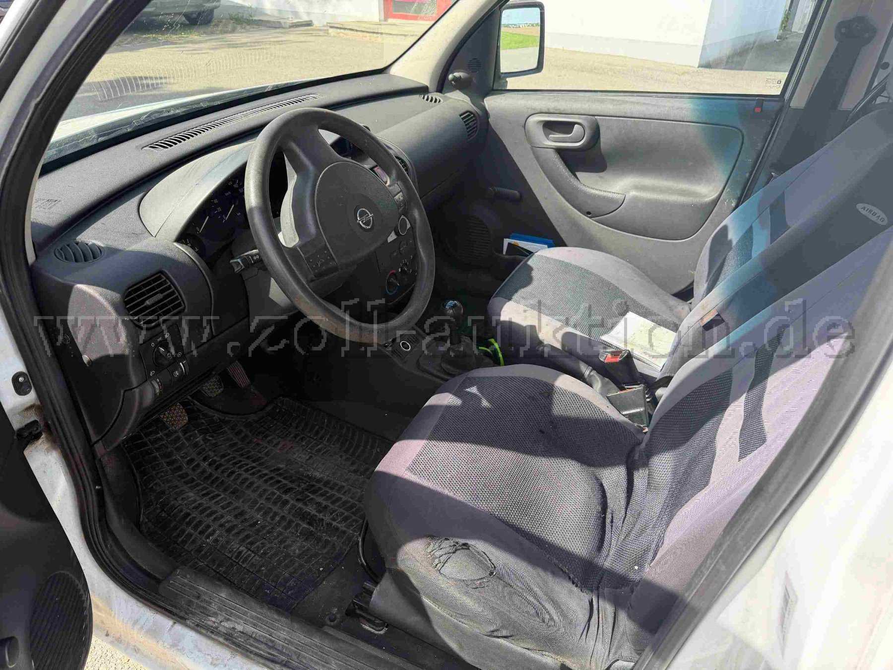 Opel Combo Ansicht Innenraum vorne