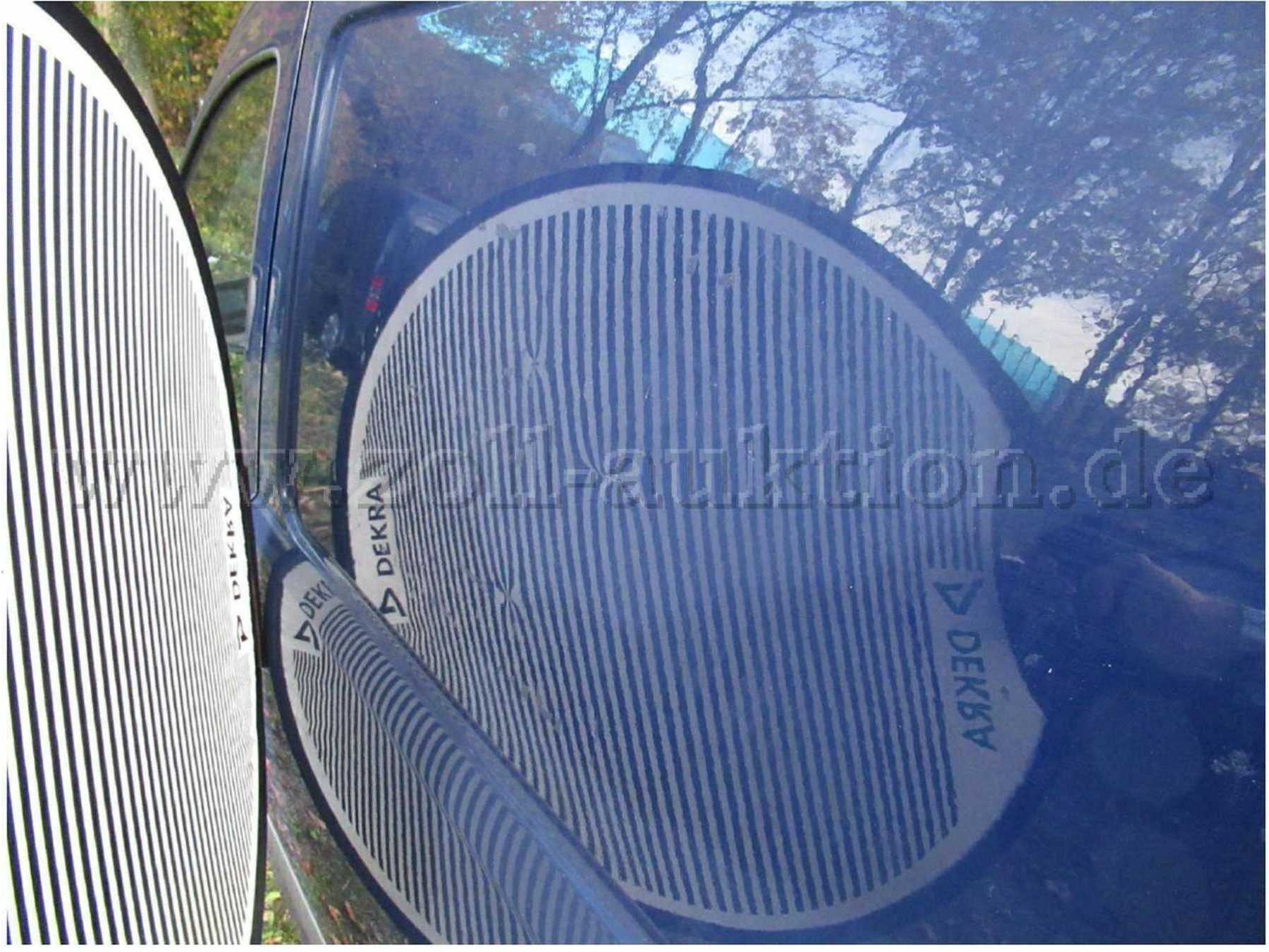 Seitenwand hinten links eingedellt