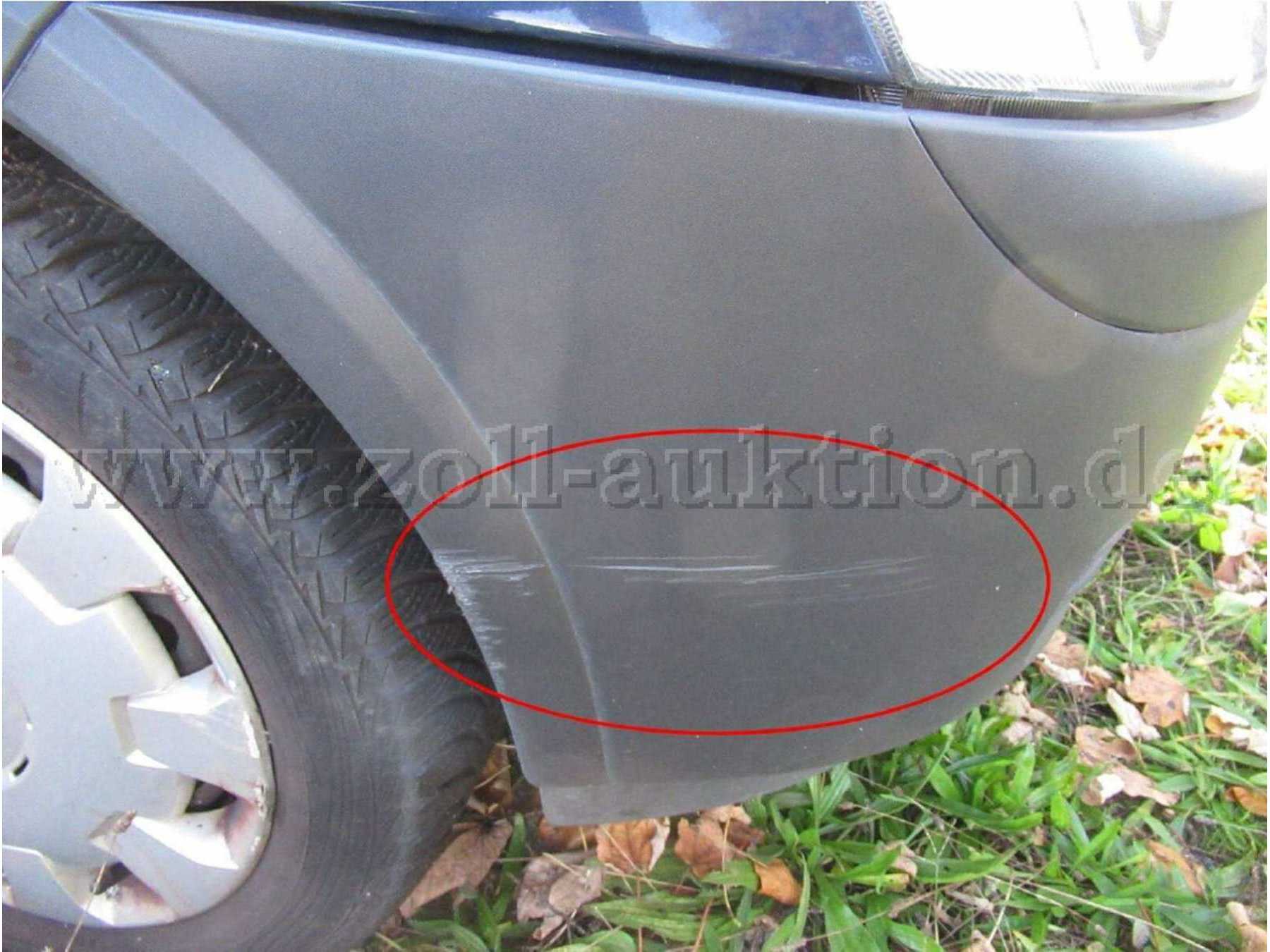 Stoßfänger vorne verkratzt