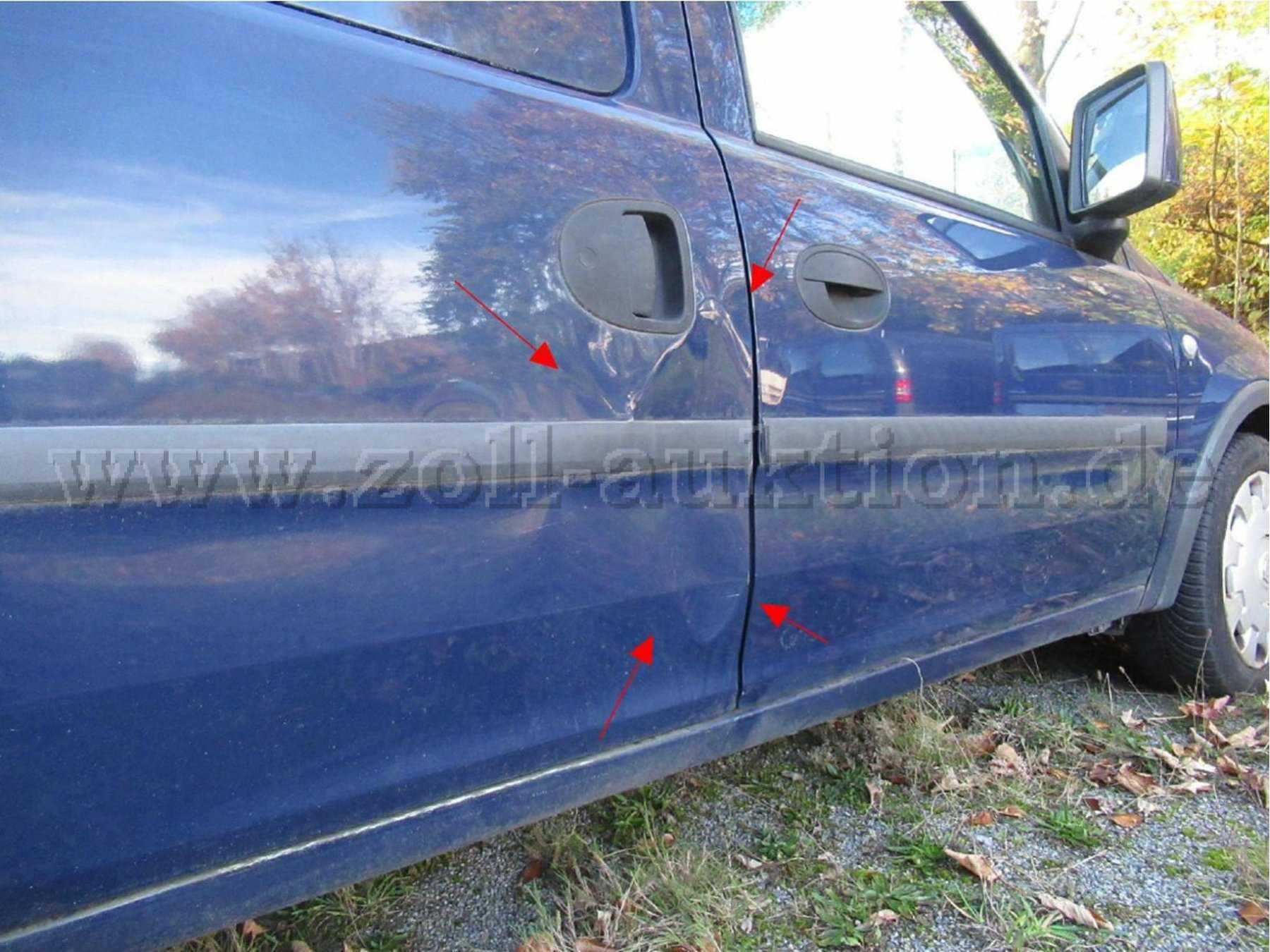 Schiebetür rechts deformiert