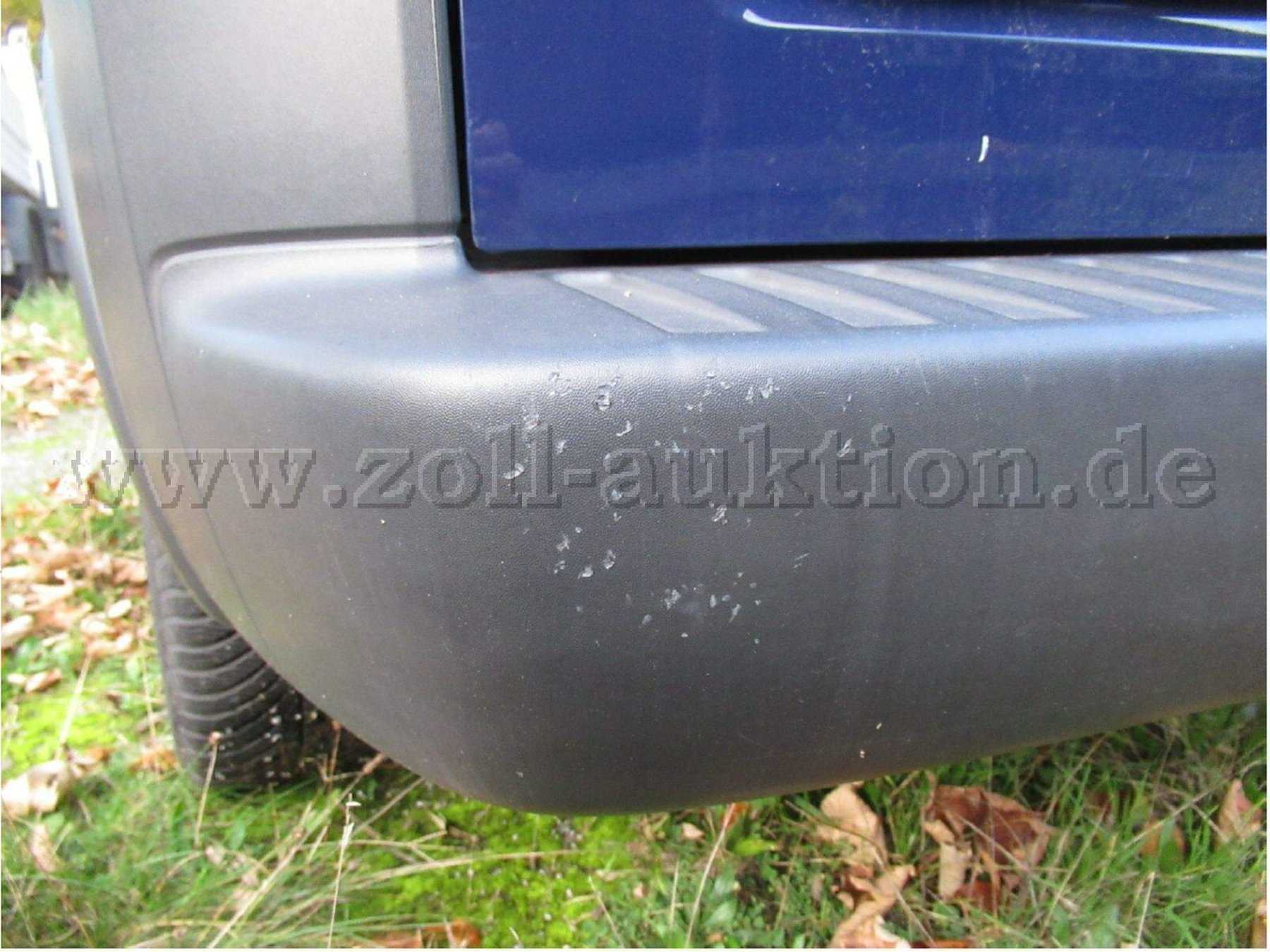 Stoßfänger hinten mehrstellig verkratzt