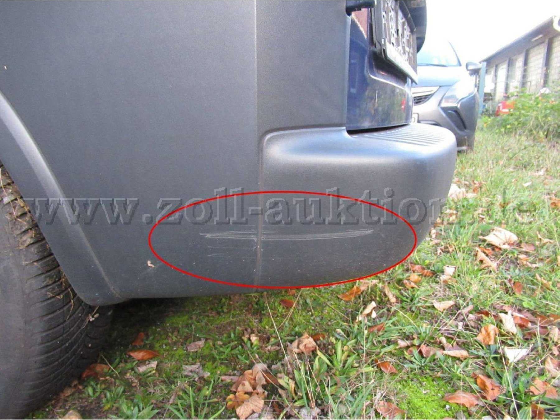 Stoßfängerecke hinten links verkratzt