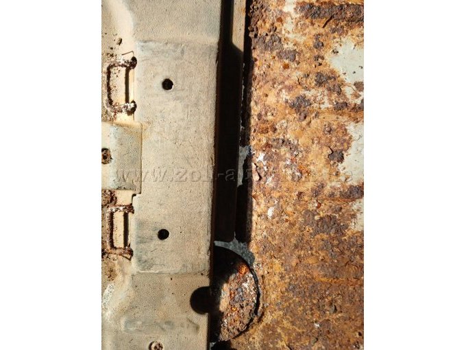 Hilfsrahmen und Bodengruppe teilweise durchrostet