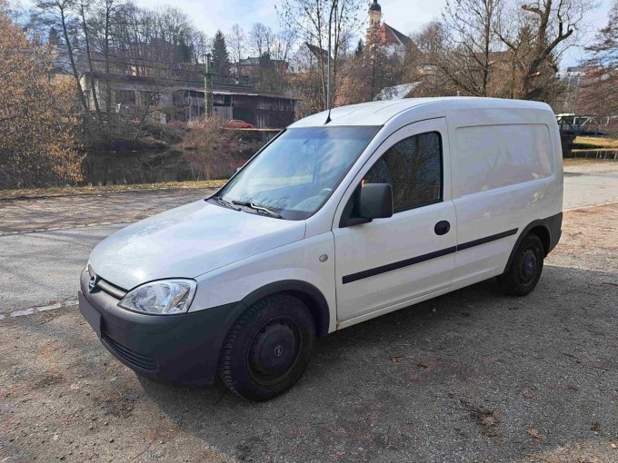 Front- Seitenansicht