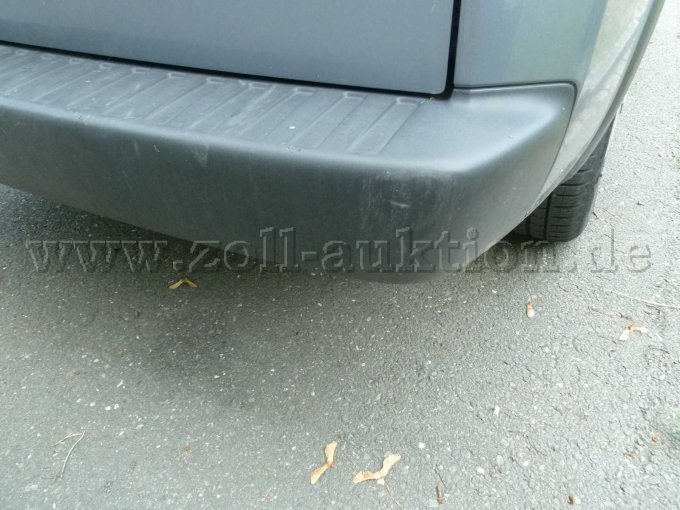 Stoßstange hi. angefahren