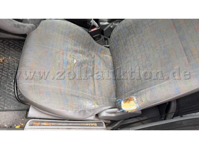 Opel Combo C Beschädigung Fahrersitz
