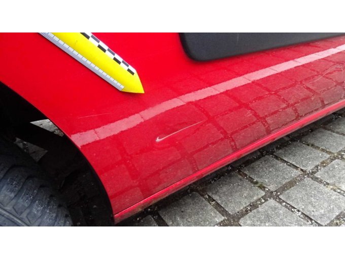 Verschrammungen / Dellen Seite rechts