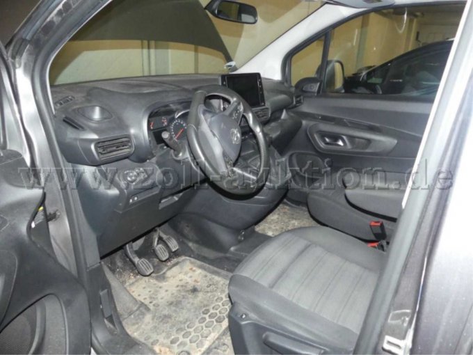 1 Opel Combo Life 1.5 Diesel Edition - Motorschaden – foto 3 – kavel bij Zoll-Auktion, München