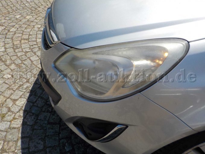 Detailbild blinder Scheinwerfer