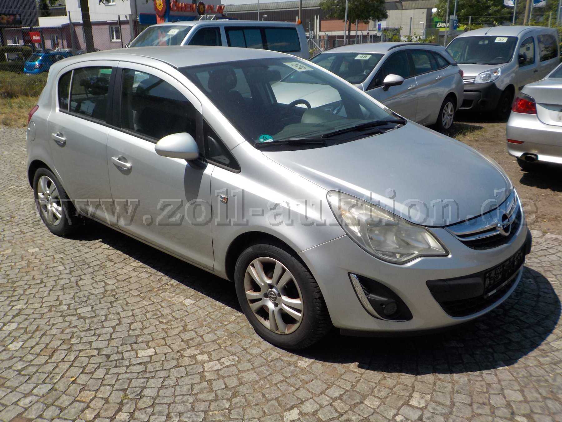 Front- und Seitenansicht Opel Corsa