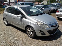 Front- und Seitenansicht Opel Corsa