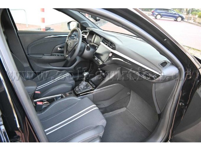 Innenansicht vorne rechts