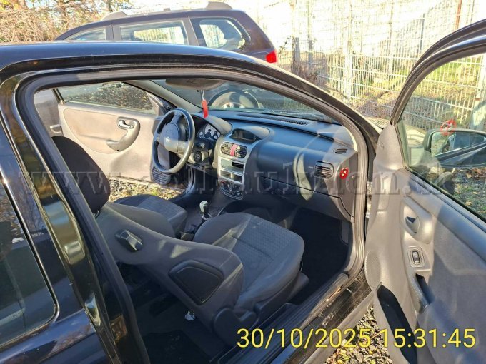 Opel Corsa rechts Innenraum