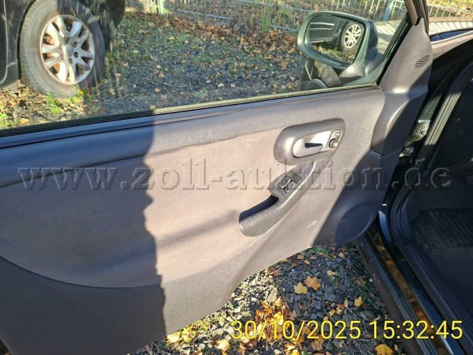 Opel Corsa links Fahrertüre