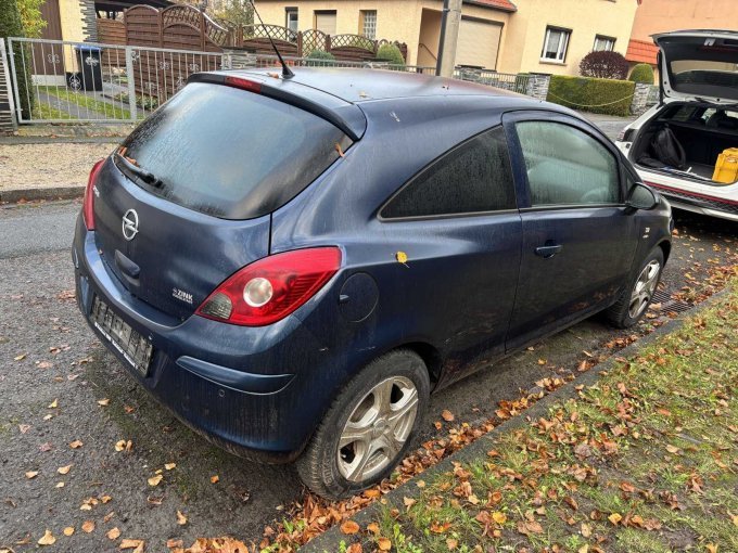 Heckansicht seitlich