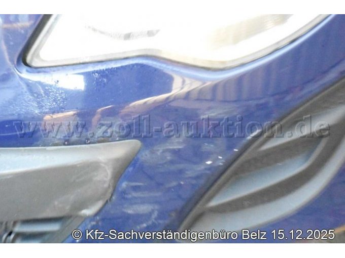 Schaden am Stoßfänger vorne