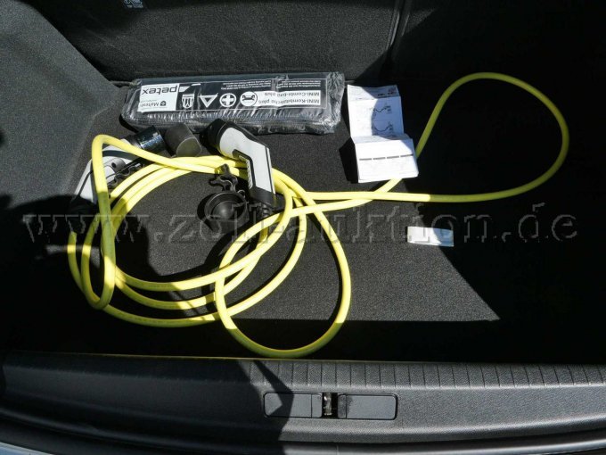 Phasen Ladekabel im Gepäckraum