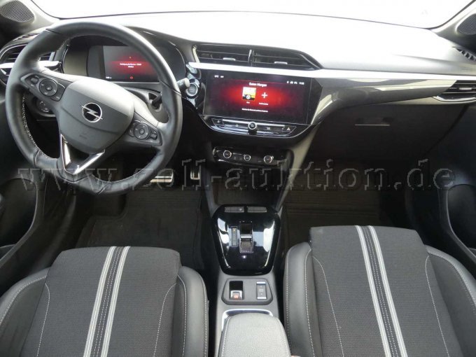 Gesamtansicht Armaturentafel