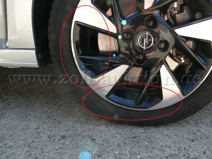 Beispielschaden Bordsteinschäden vorne rechts