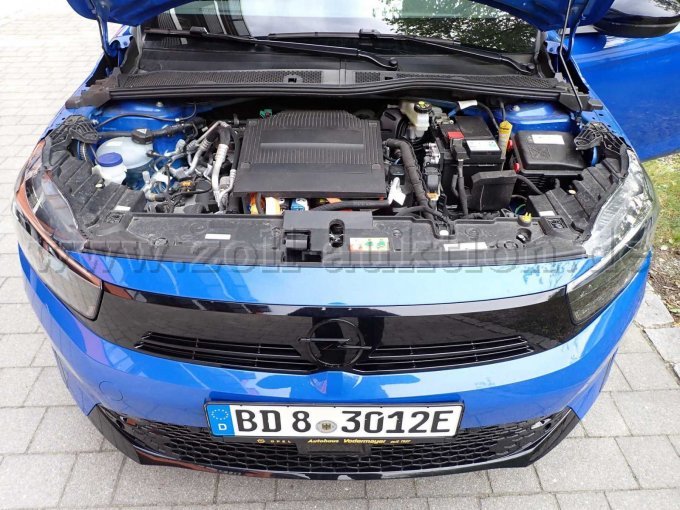 Frontansicht Motorraum