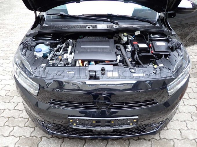 Frontansicht Motorraum