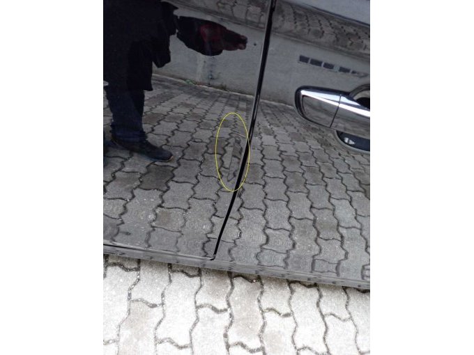 Beschädigung Hintertür rechts